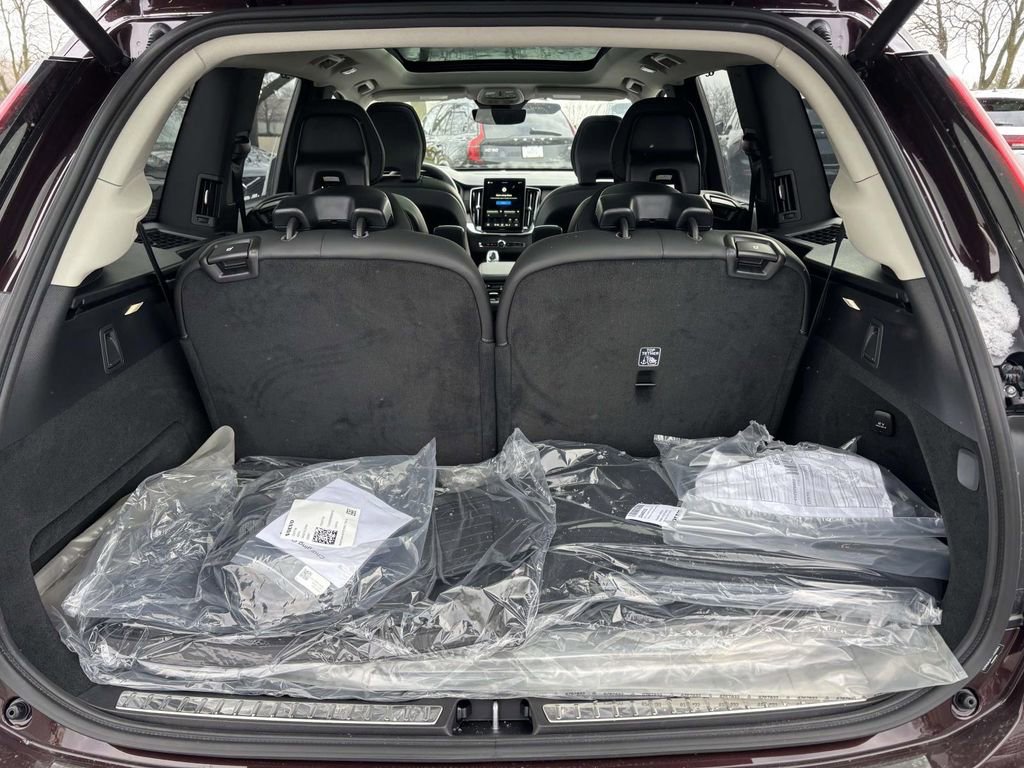 New 2026 Volvo XC90 T8 Ultra w/ Protection Package Premier image 9