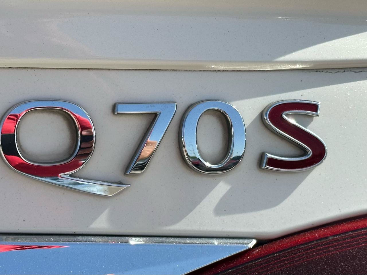 Used 2015 INFINITI Q70 5.6 w/ Sport Package RWD image 18