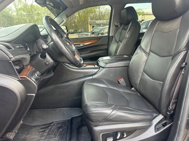 Used 2017 Cadillac Escalade ESV Luxury image 11
