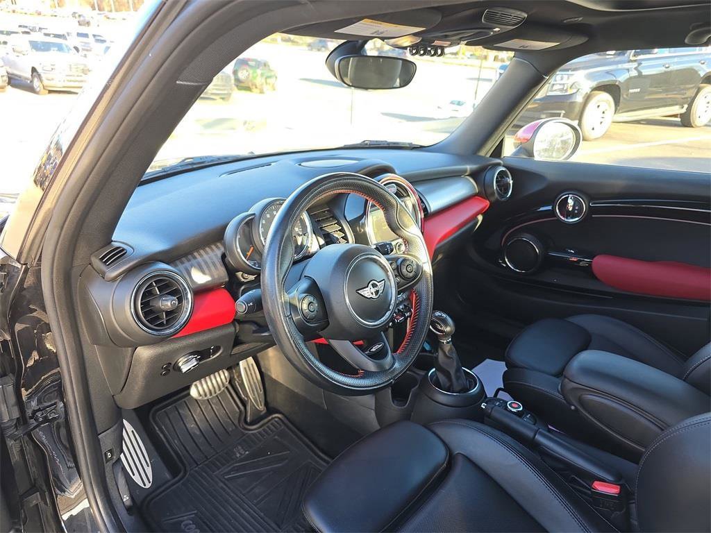 Used 2017 MINI Cooper 2-Door Hardtop image 17
