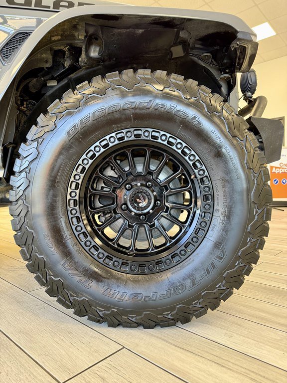 Used 2020 Jeep Gladiator Overland image 19