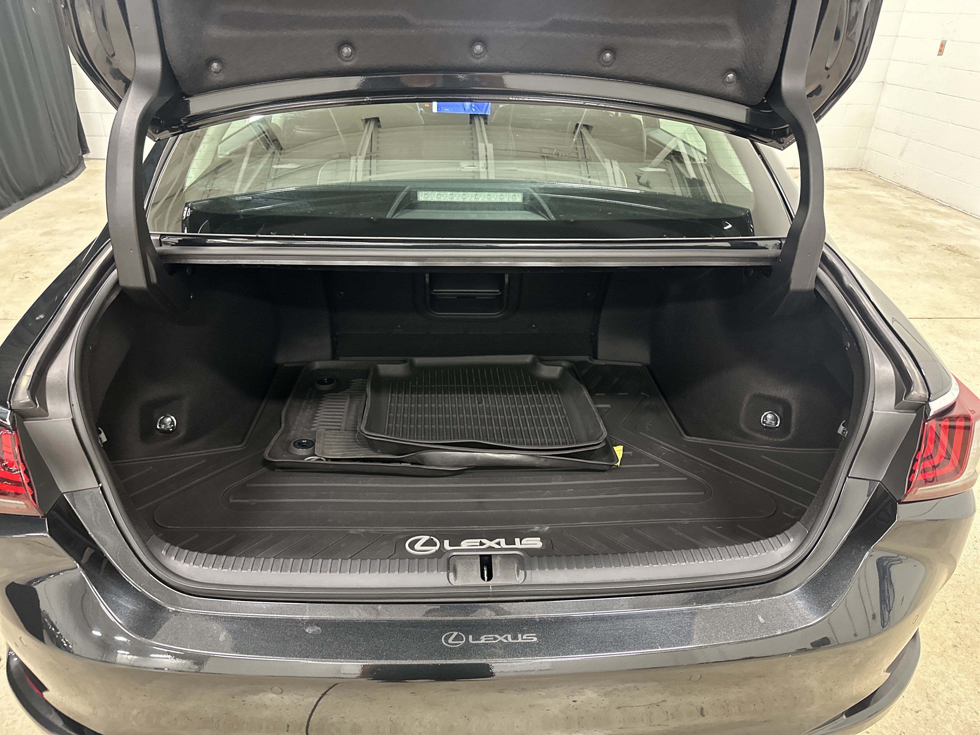 Certified 2025 Lexus ES 350 w/ Premium Package FWD image 33