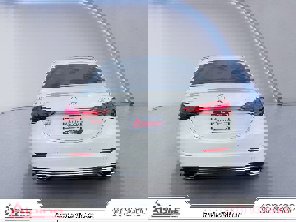 Used 2023 Mercedes-Benz C 300 4MATIC Sedan image 4