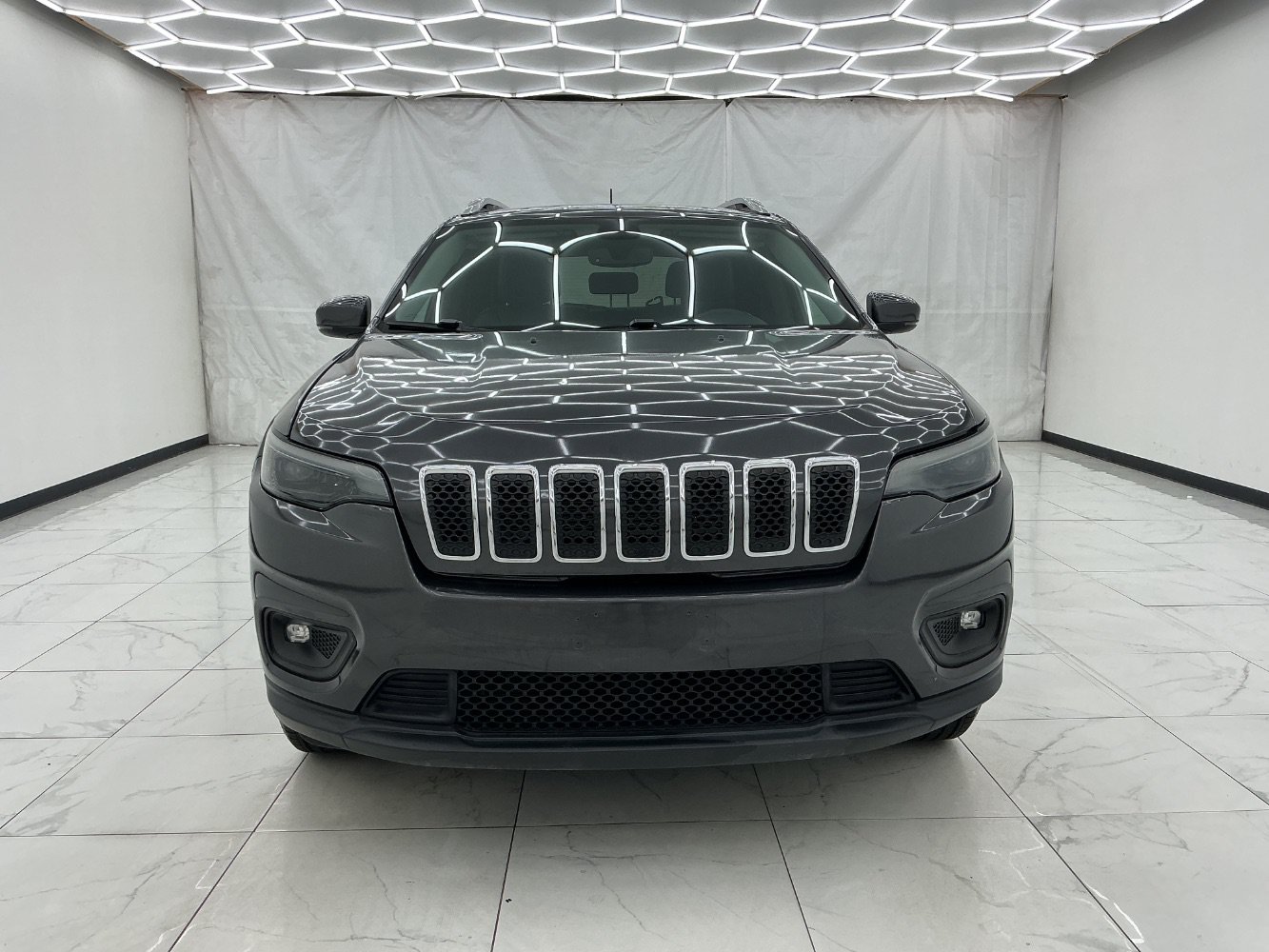 Used 2019 Jeep Cherokee Limited AWD/4WD image 5