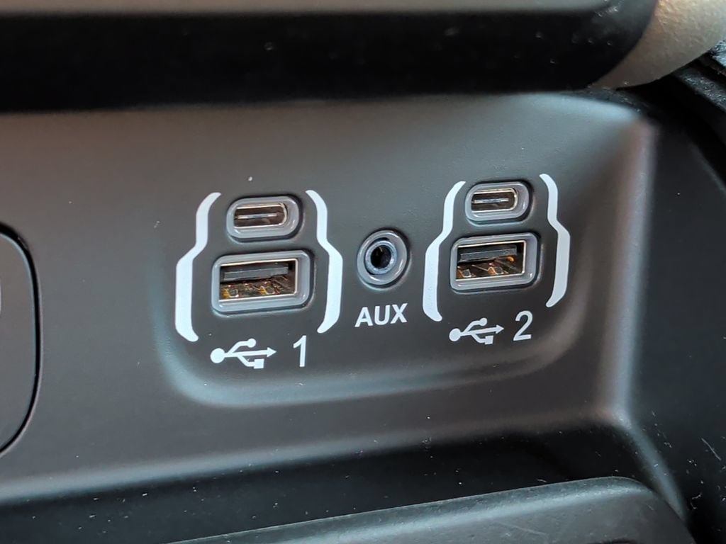 Used 2019 RAM 1500 Laramie w/ Sport Appearance Package AWD/4WD image 28