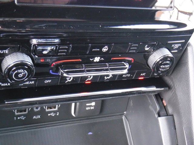 New 2025 Jeep Grand Cherokee Altitude image 21