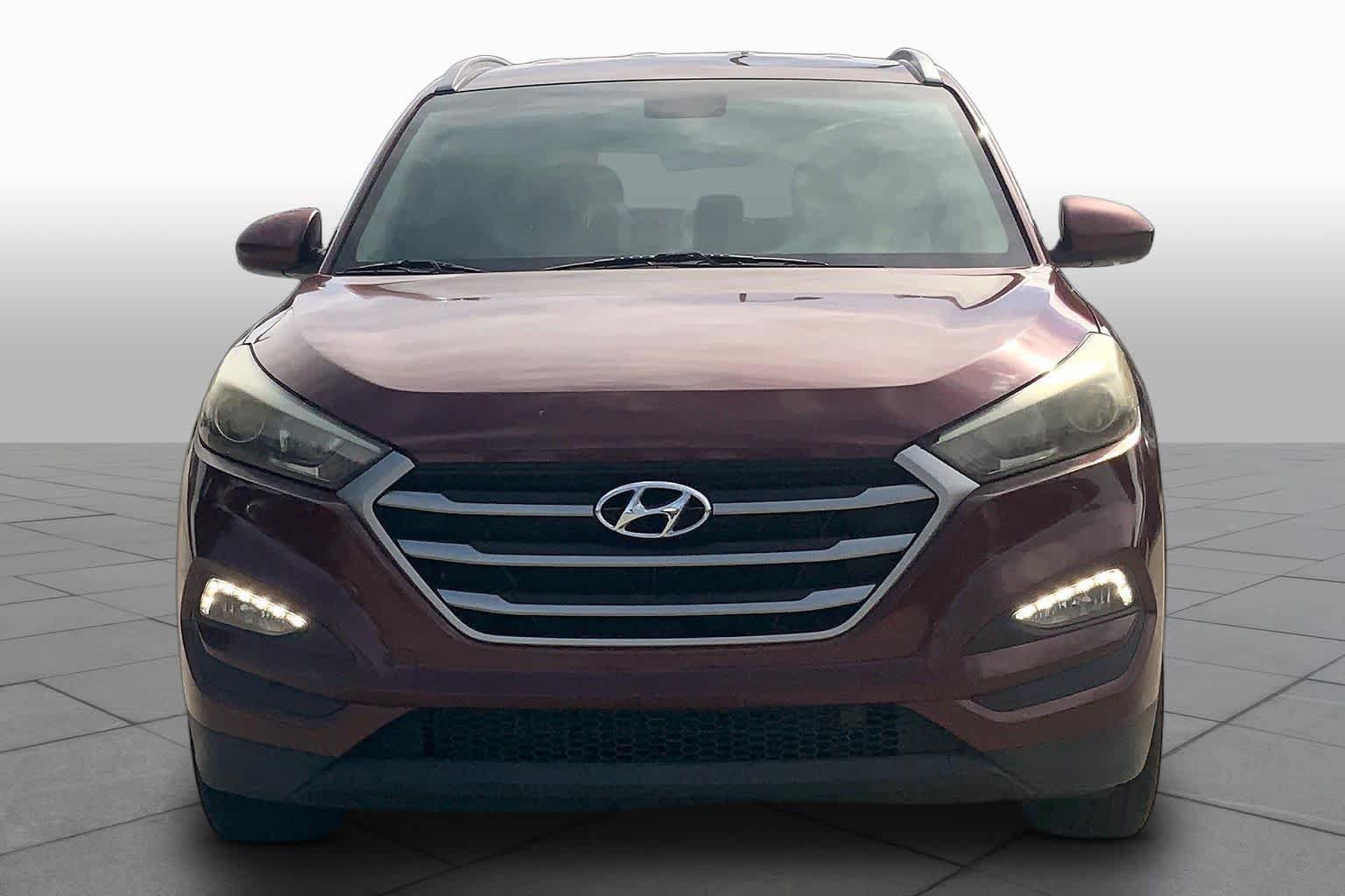 Used 2017 Hyundai Tucson SE w/ SE Popular Package 02 FWD image 4