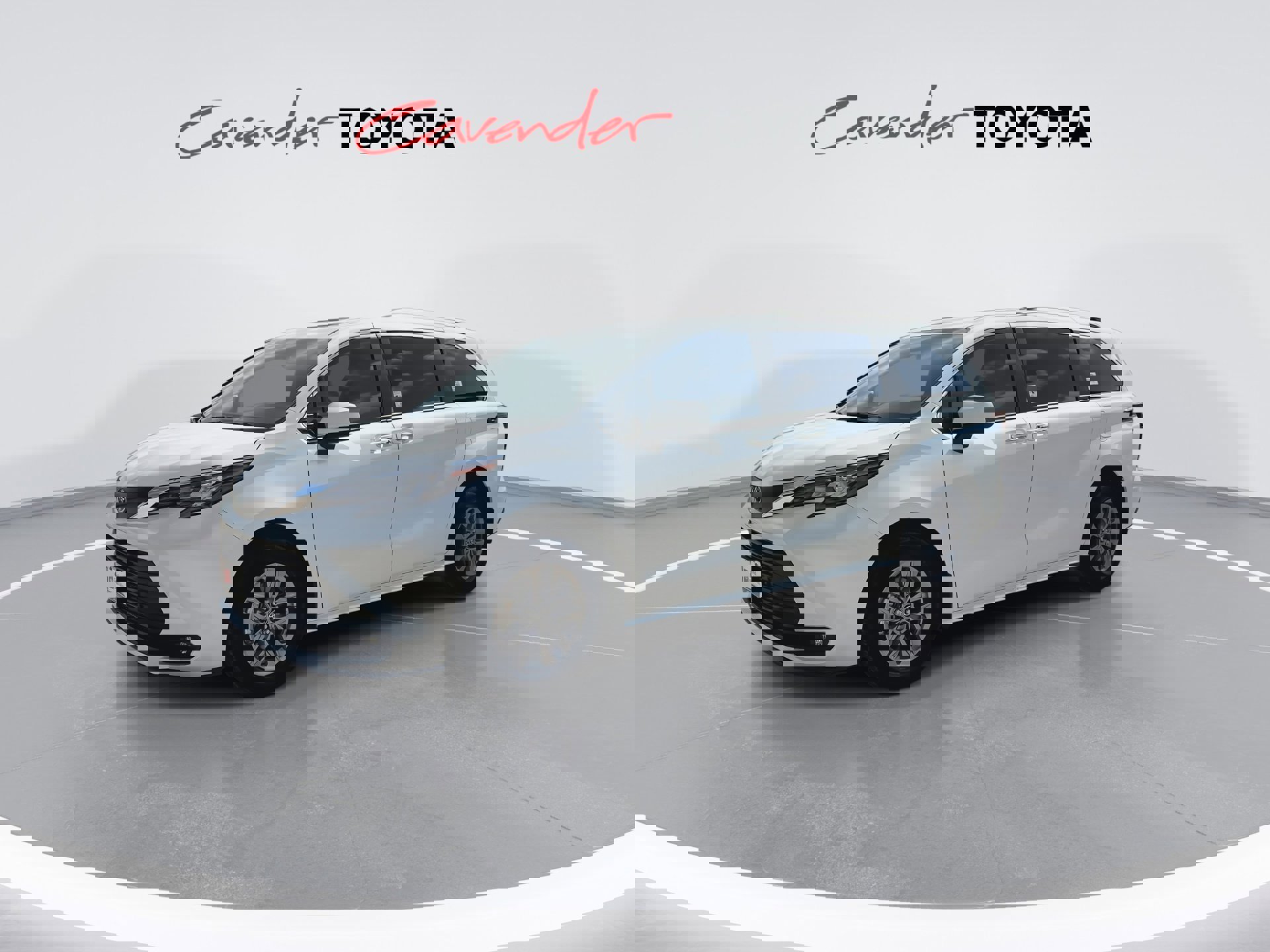 Used 2026 Toyota Sienna XLE image 4