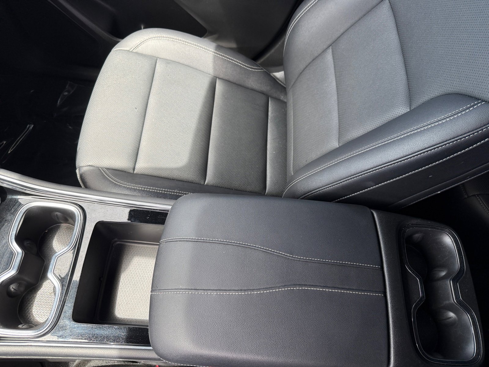 Used 2025 Chevrolet Traverse LT AWD/4WD image 14