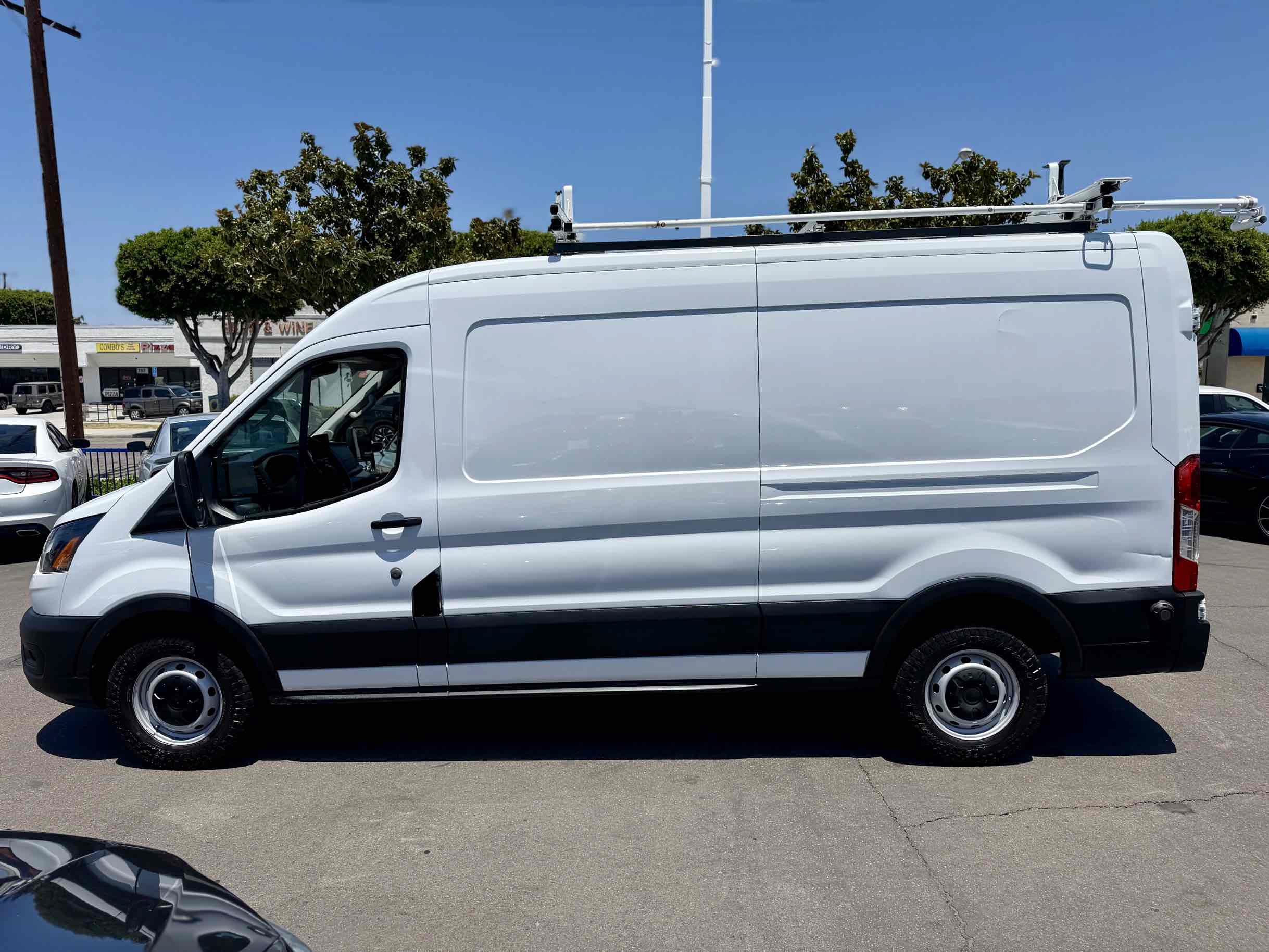 Used 2020 Ford Transit 250 Medium Roof RWD image 2