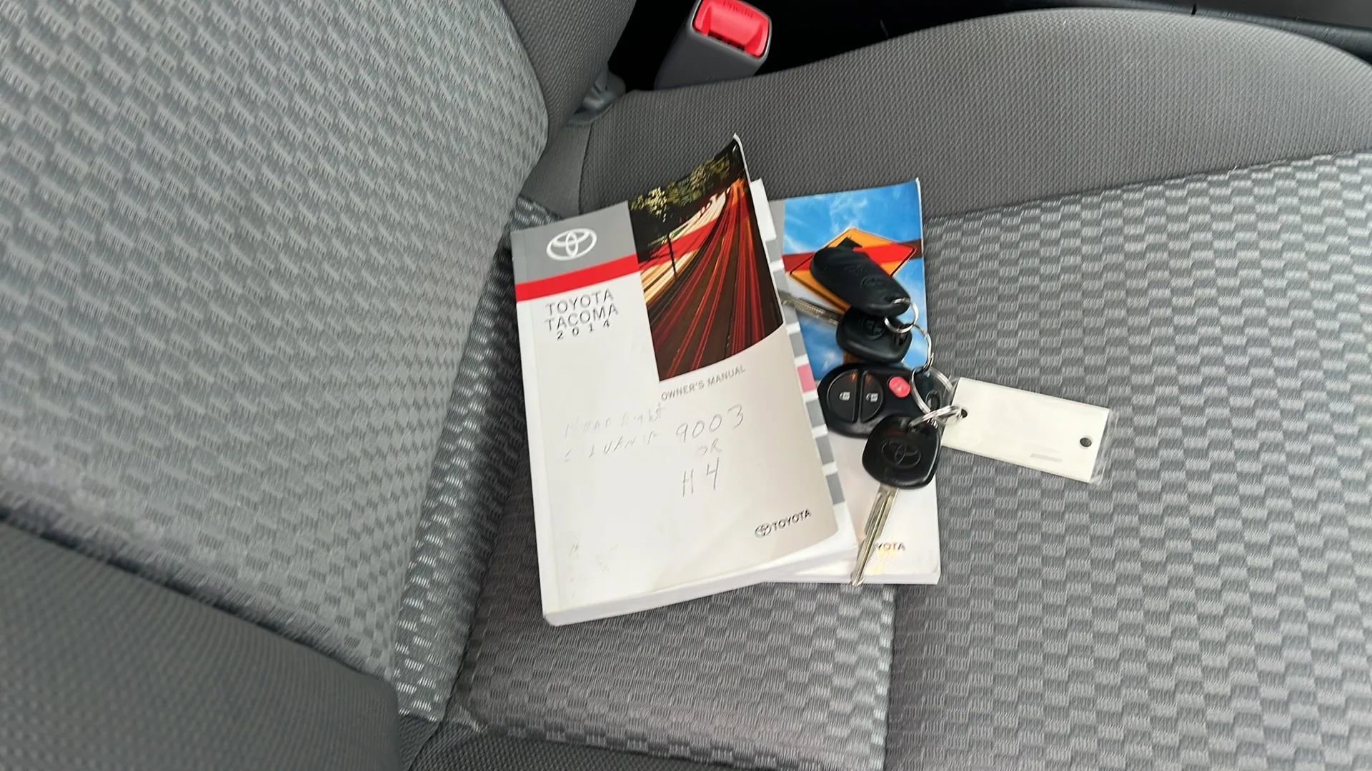 Used 2014 Toyota Tacoma 4x4 Access Cab V6 w/ SR5 Package image 16