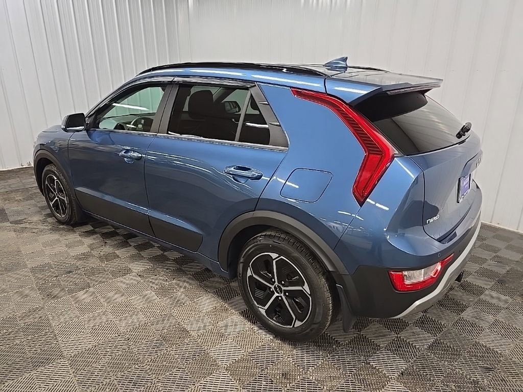 Used 2023 Kia Niro EX FWD image 9