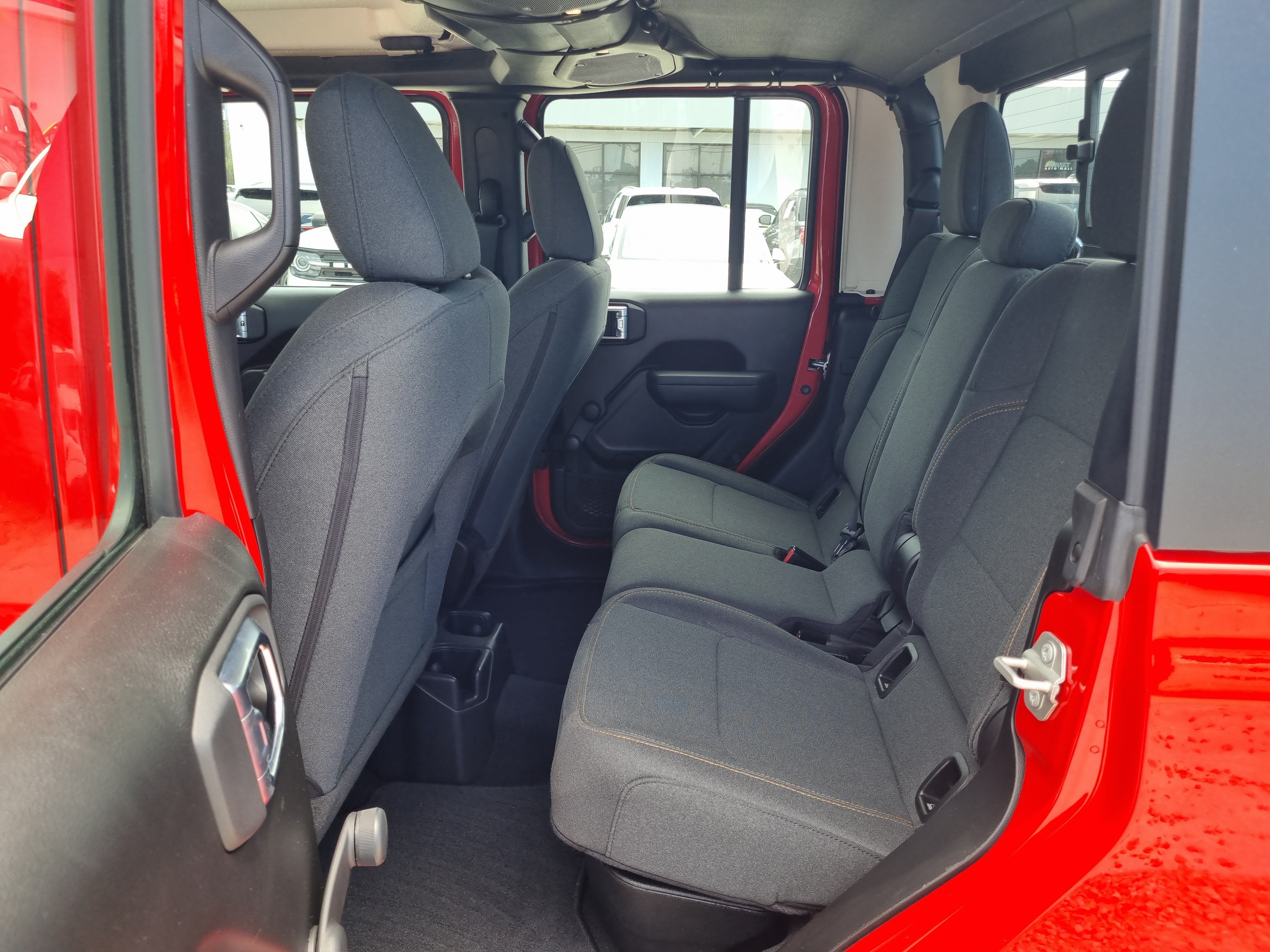 Used 2024 Jeep Gladiator Sport AWD/4WD image 9