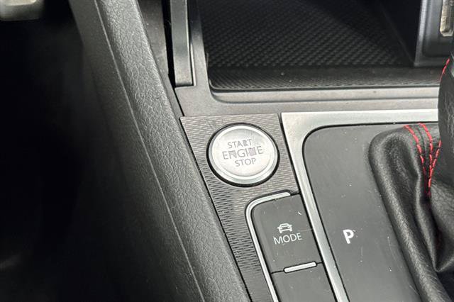 Used 2015 Volkswagen GTI SE w/ Lighting Package (SEL) FWD image 24