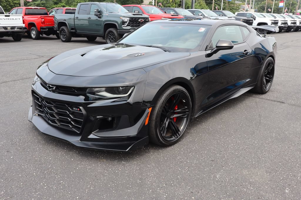 Used 2022 Chevrolet Camaro ZL1 RWD image 28