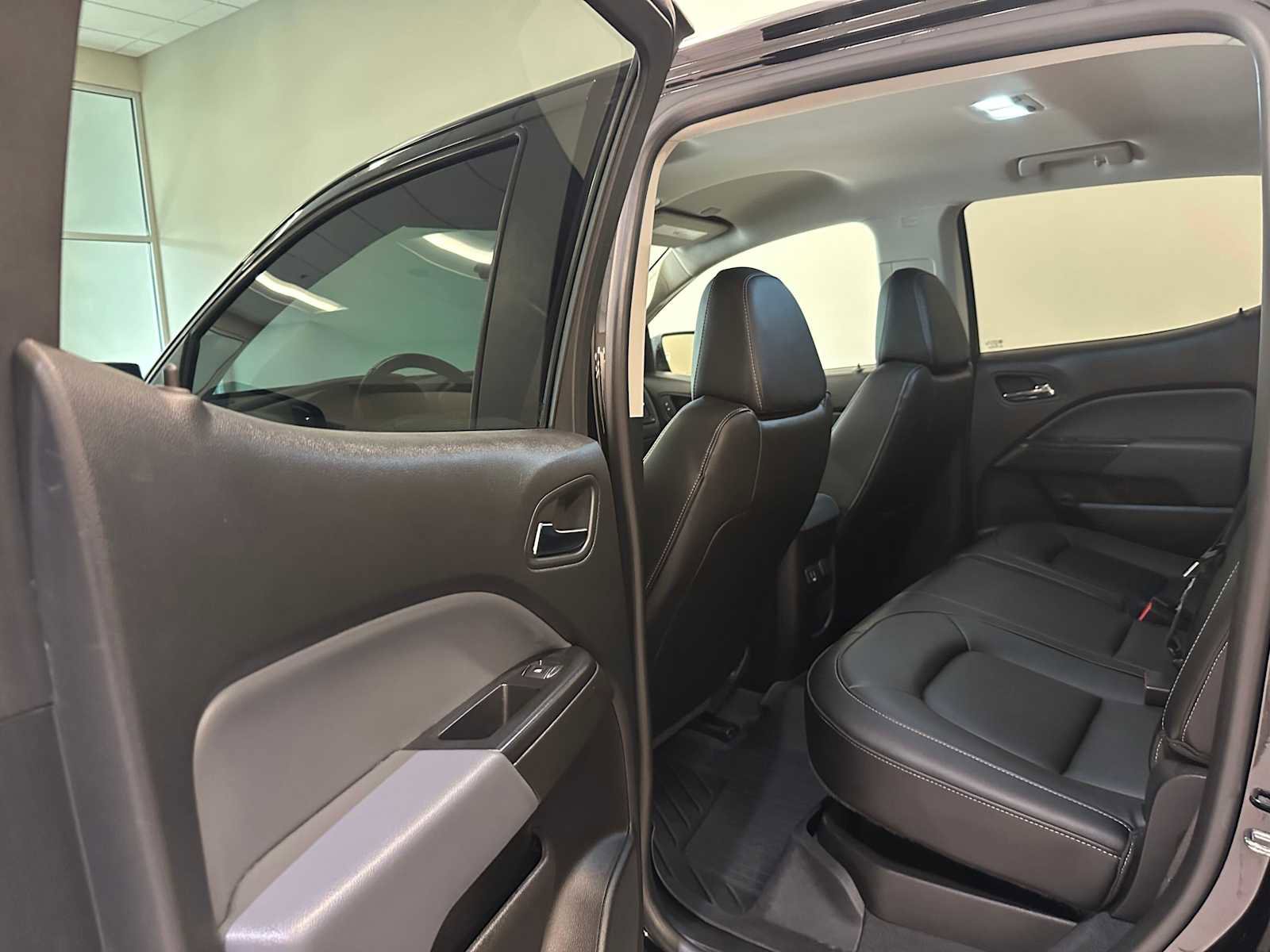 Used 2019 Chevrolet Colorado Z71 w/ Z71 Midnight Edition image 24