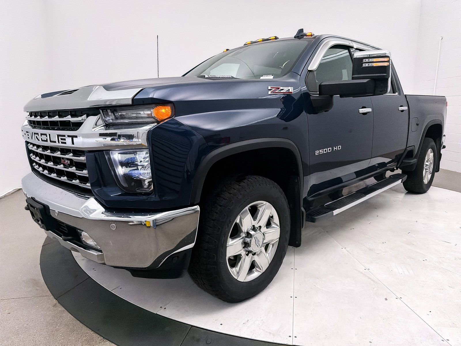 Used 2020 Chevrolet Silverado 2500 LTZ w/ LTZ Premium Package image 13