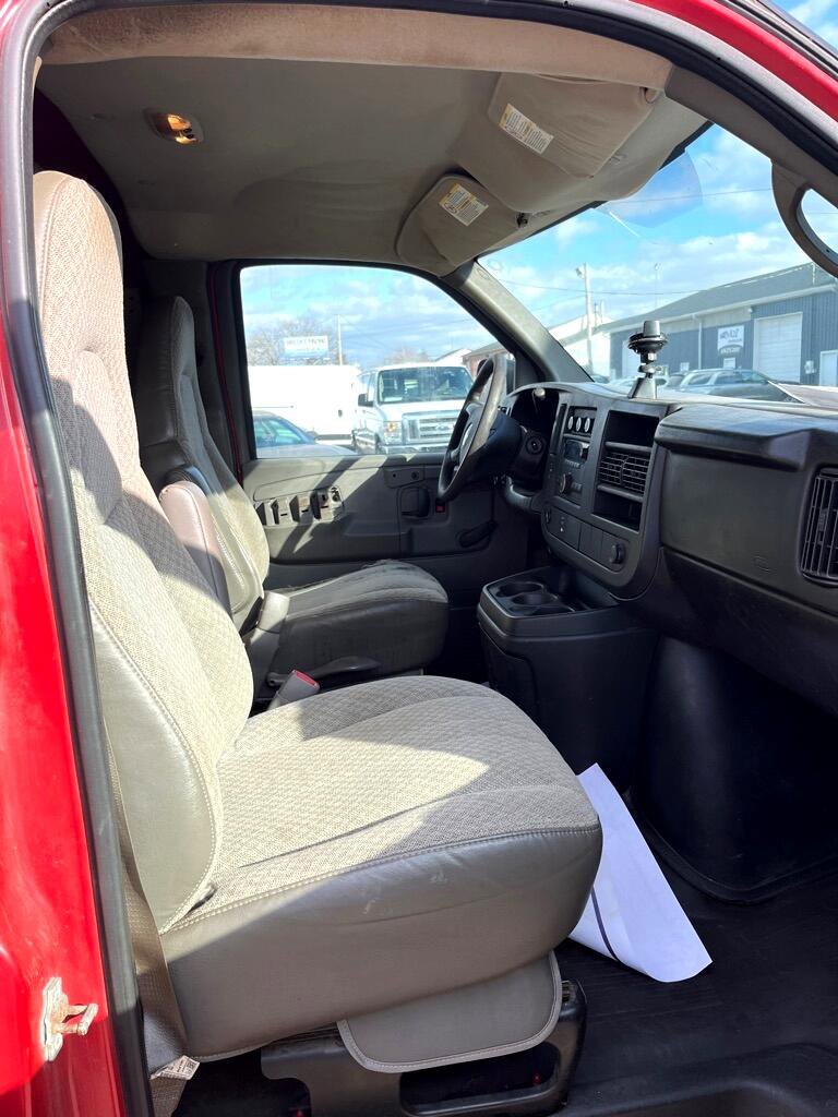 Used 2009 Chevrolet Express 2500 Extended image 15