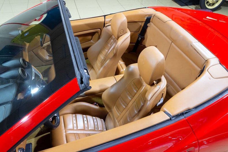 Used 2010 Ferrari California RWD image 52