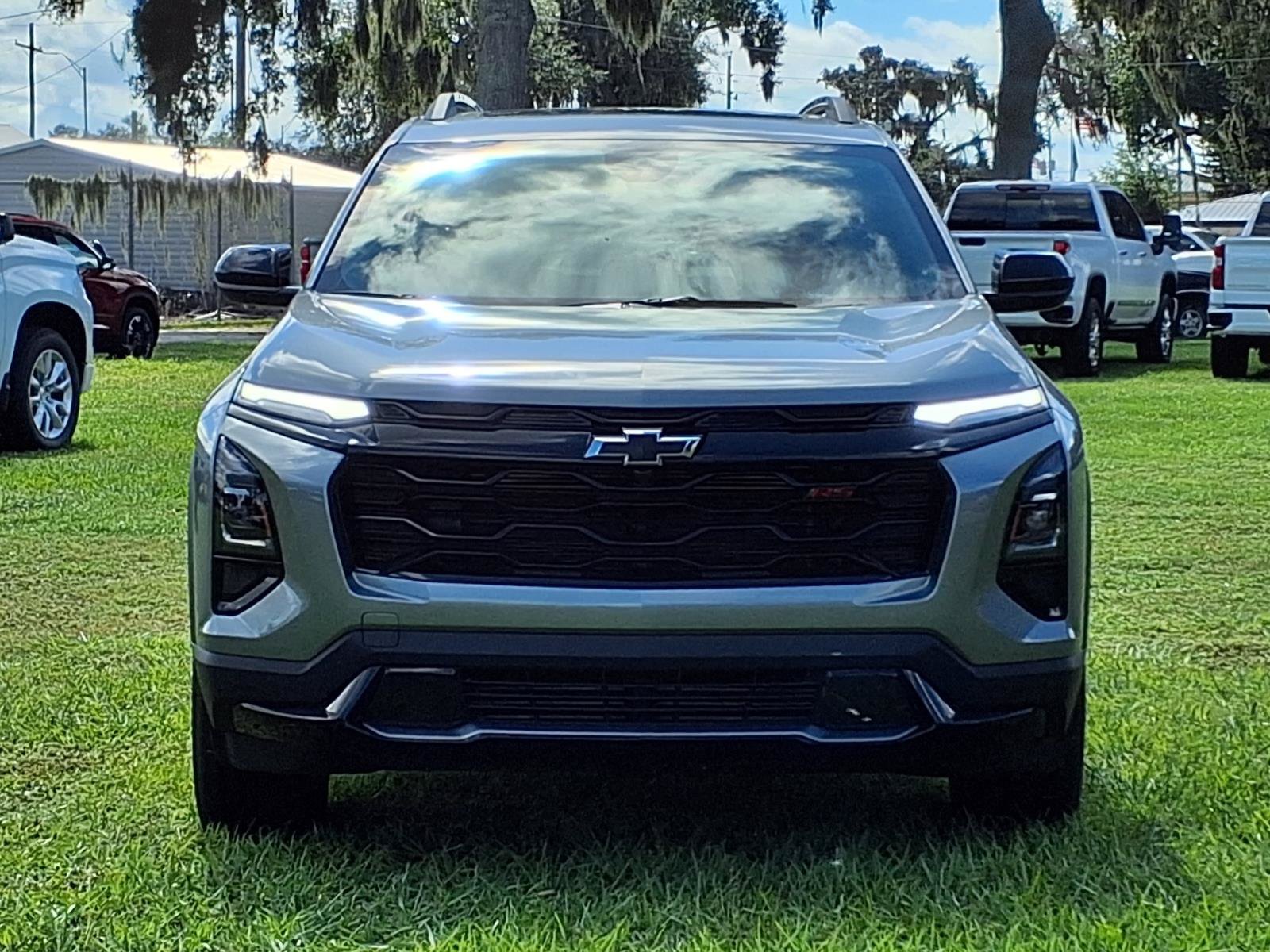 New 2027 Chevrolet Equinox RS w/ Convenience Package III FWD image 2