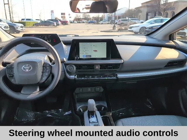 Used 2025 Toyota Prius LE image 4