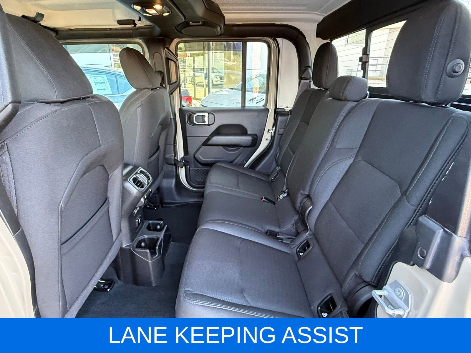 Used 2020 Jeep Gladiator Overland AWD/4WD image 19