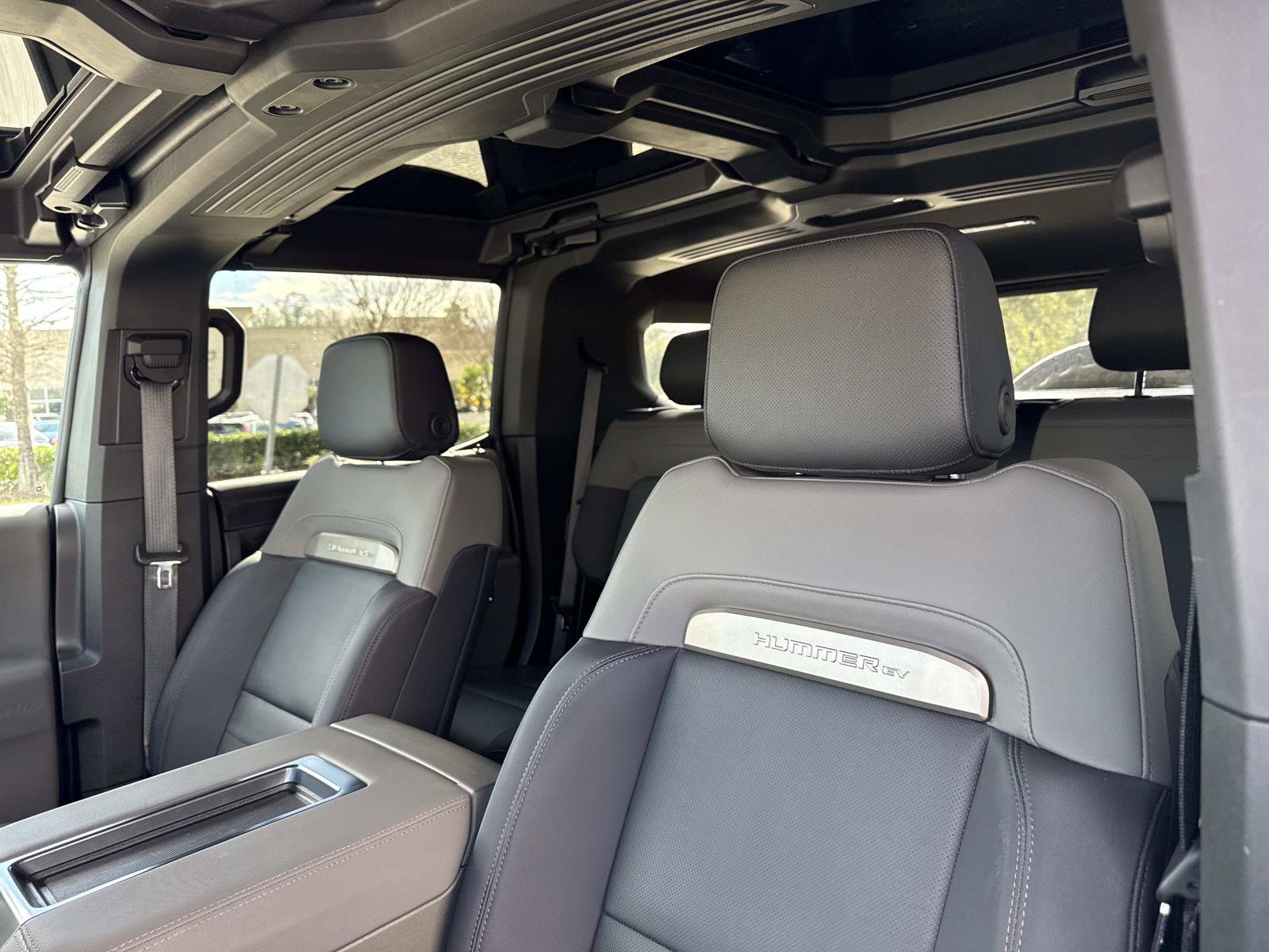 Used 2025 GMC Hummer EV 2X w/ LPO, Roof Cross Rail Package image 21