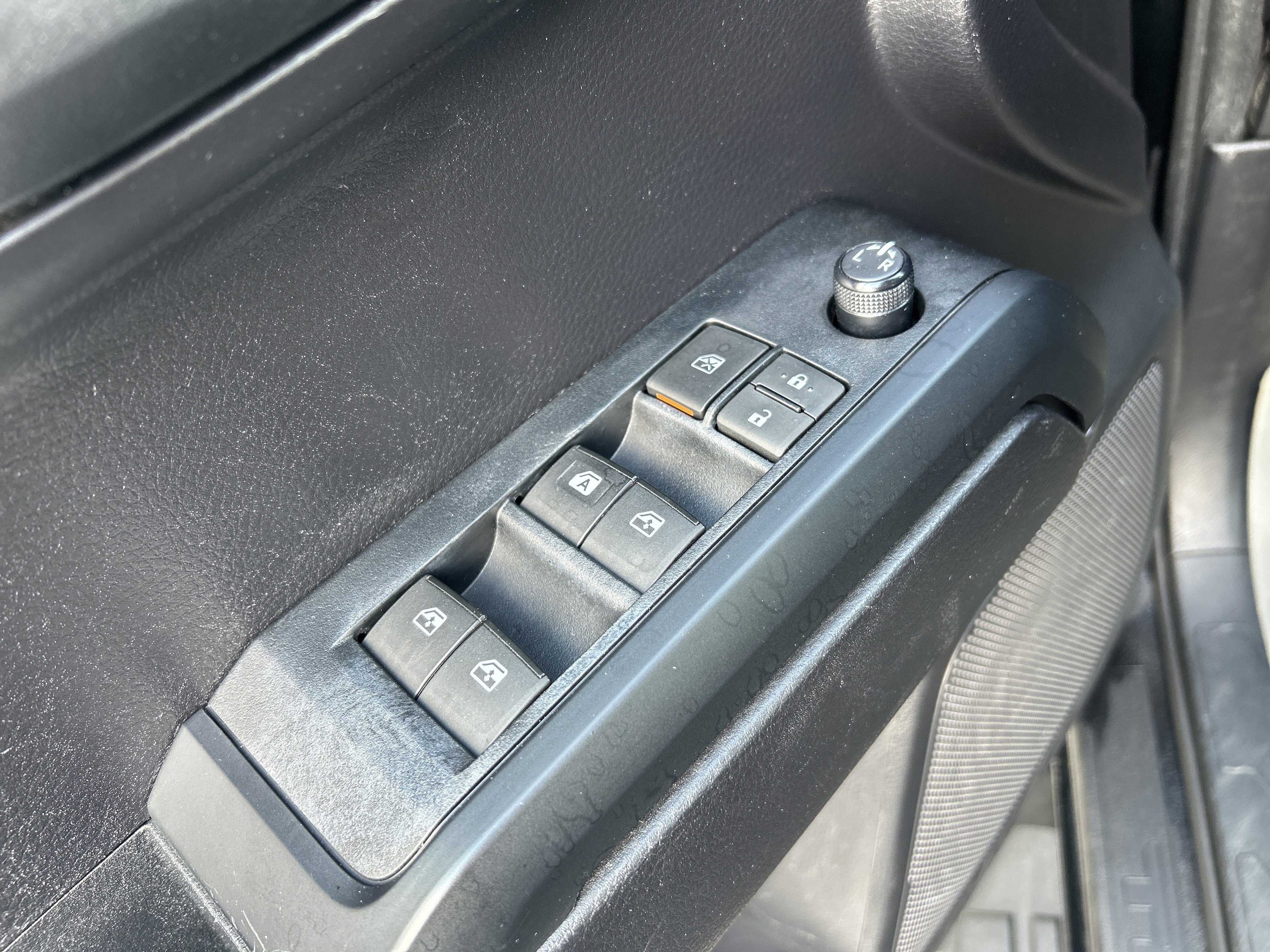 Used 2020 Toyota Tacoma SR image 23