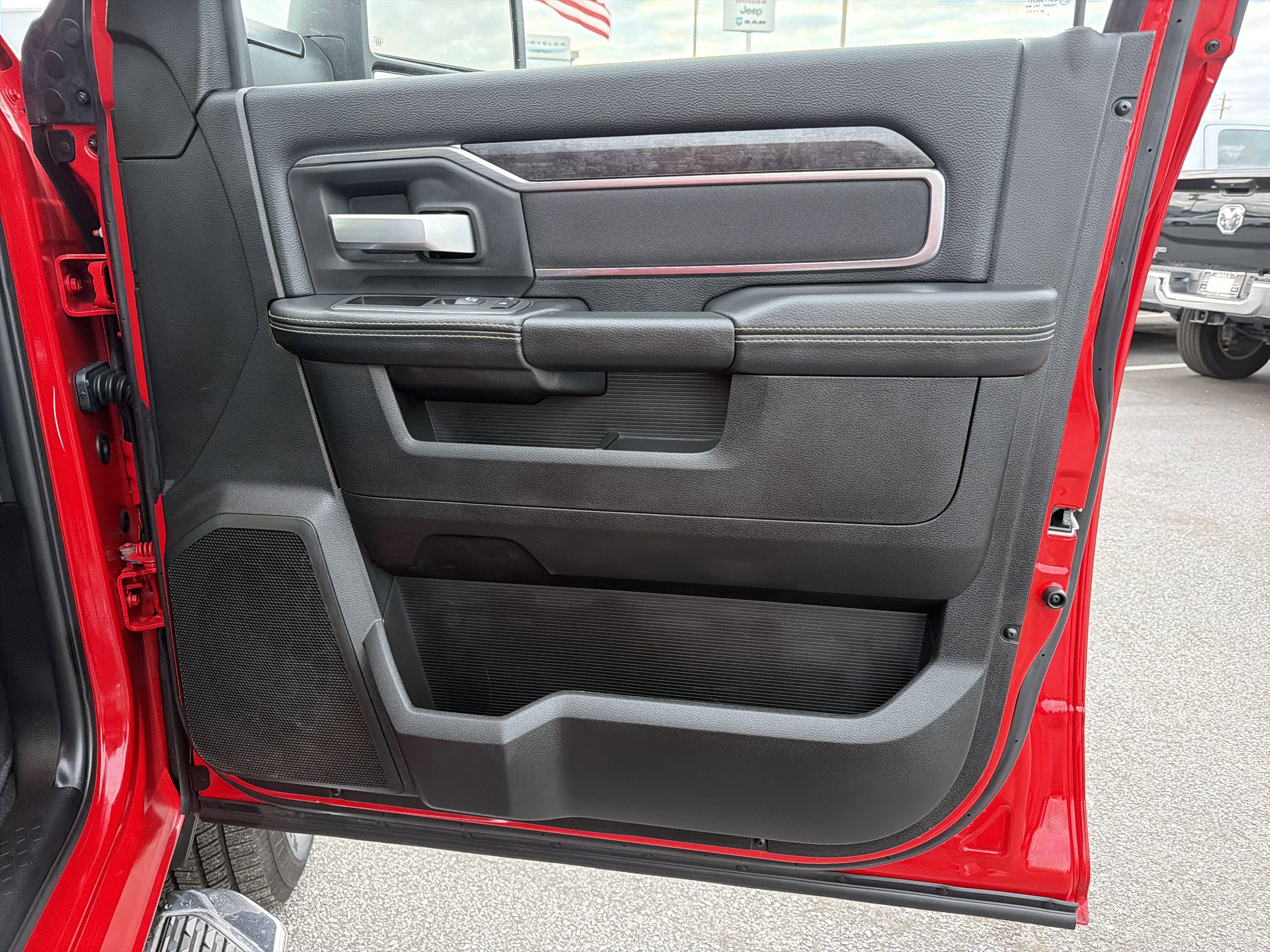 Used 2024 RAM 2500 Big Horn w/ Bed Utility Group image 15