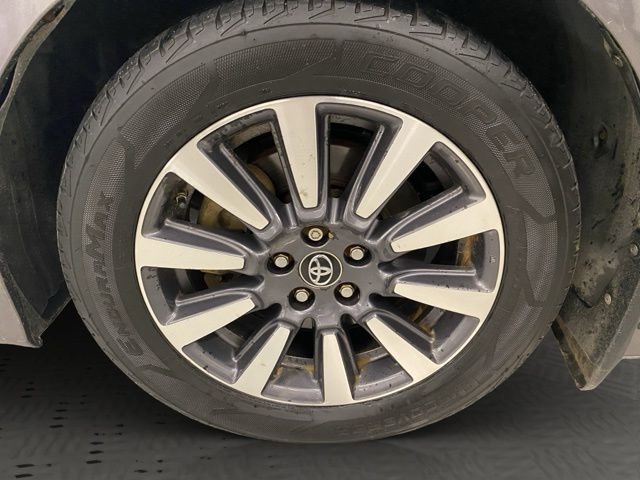Used 2018 Toyota Sienna XLE w/ XLE Navigation Package image 30