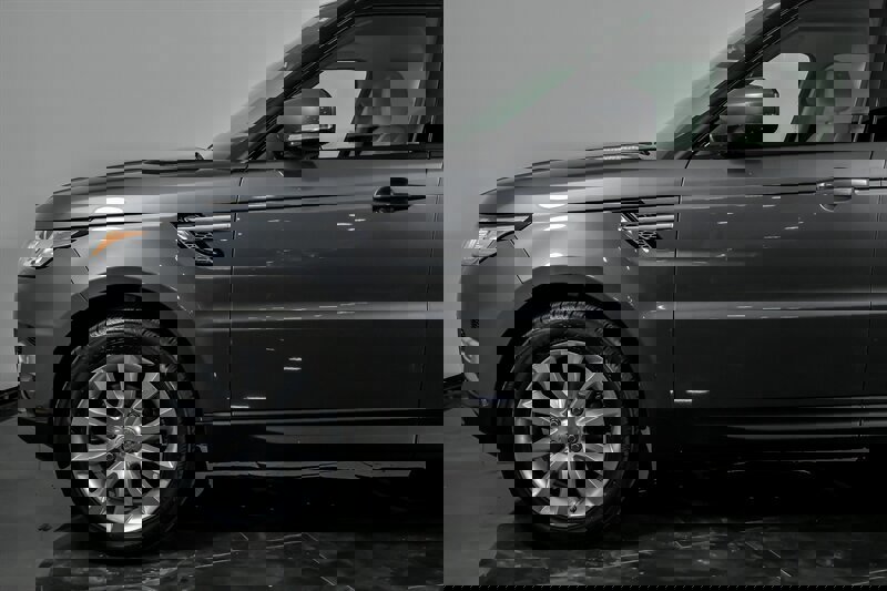 Used 2014 Land Rover Range Rover Sport HSE image 6