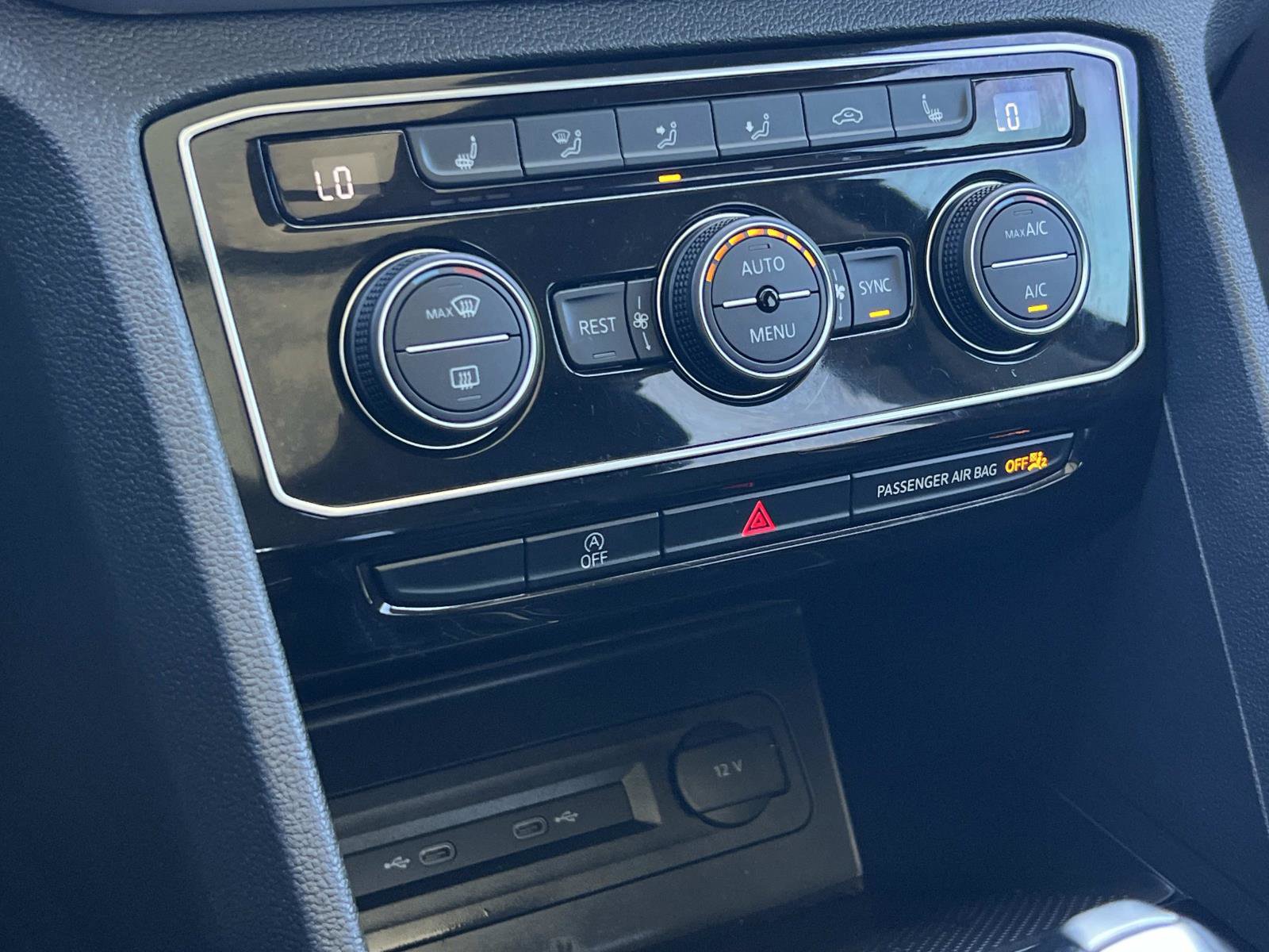 Certified 2023 Volkswagen Atlas SEL R-Line AWD/4WD image 16