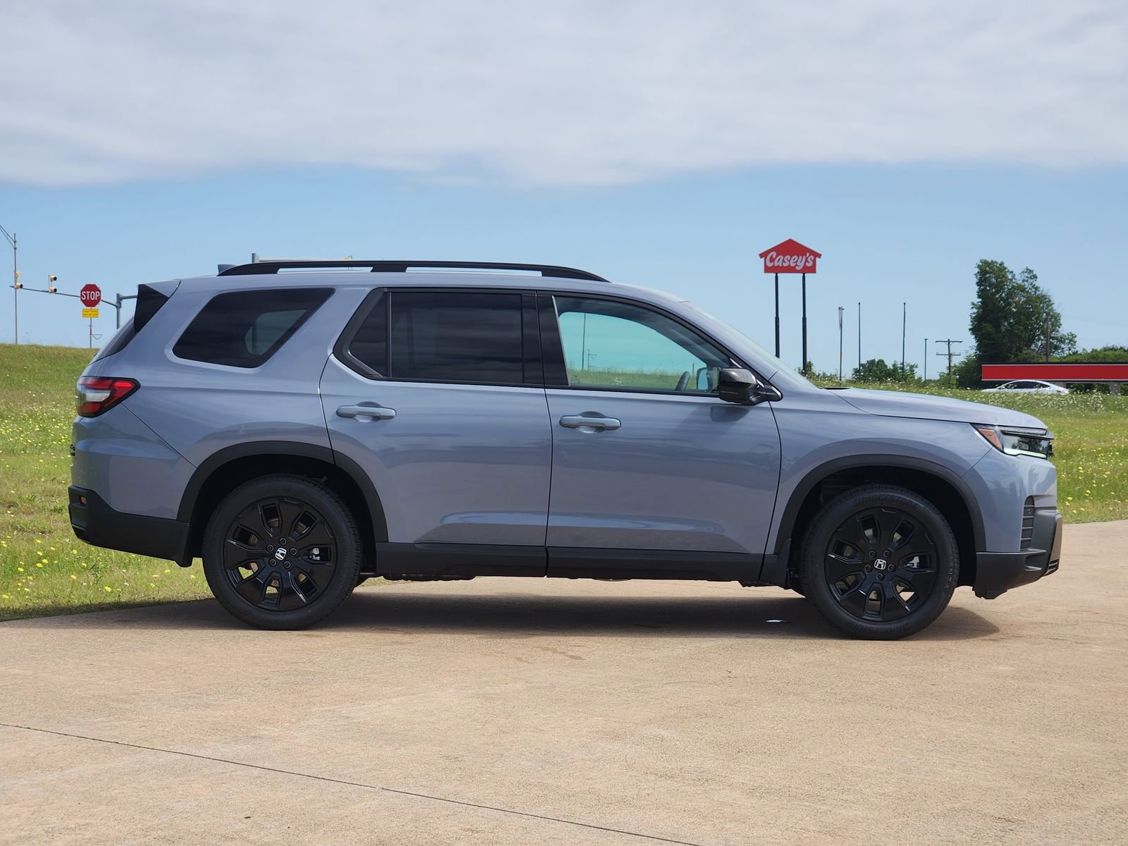 New 2026 Honda Pilot Black Edition image 7