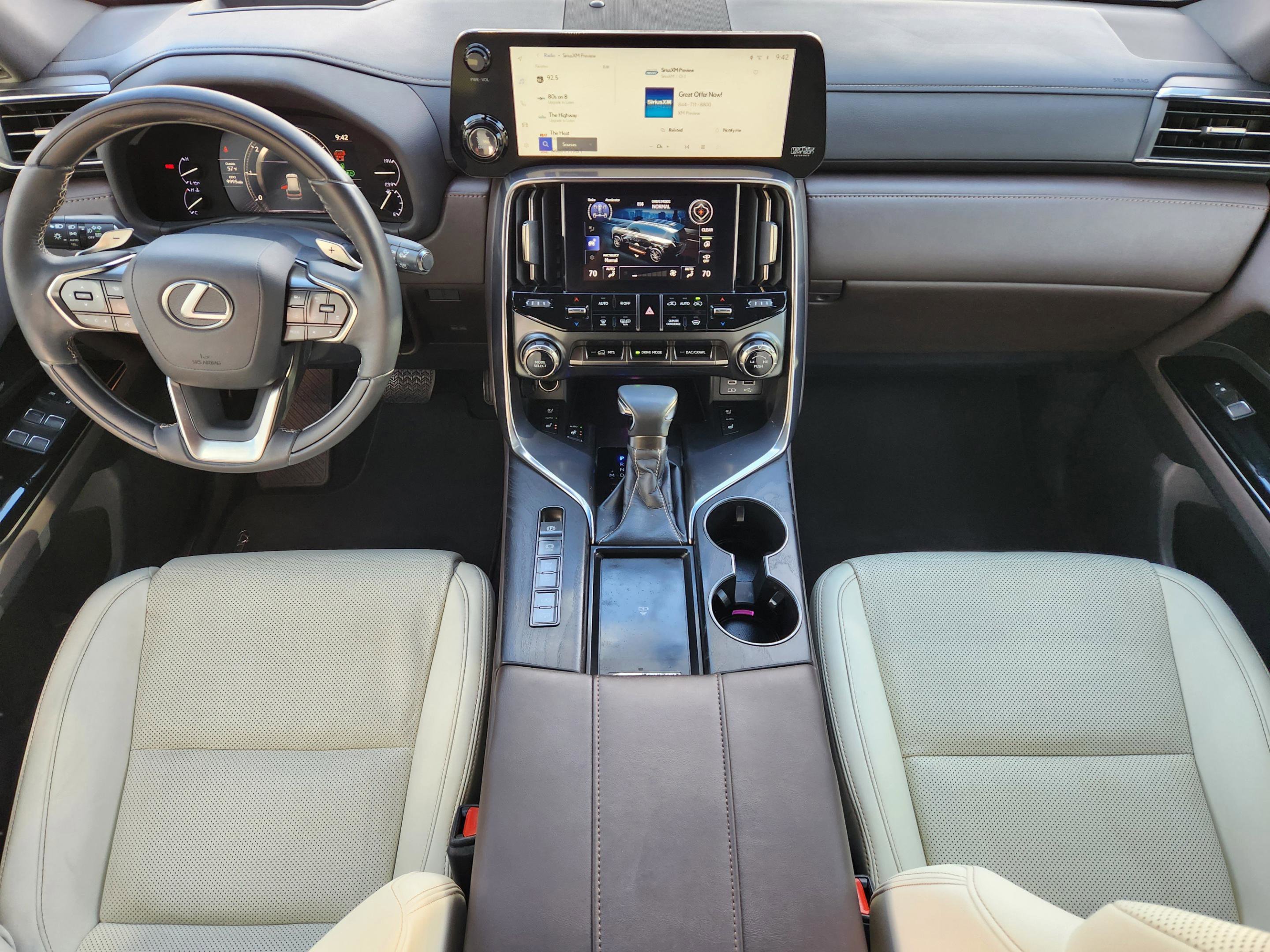 Used 2023 Lexus LX 600 4WD w/ Accessory Package (Z1) image 22