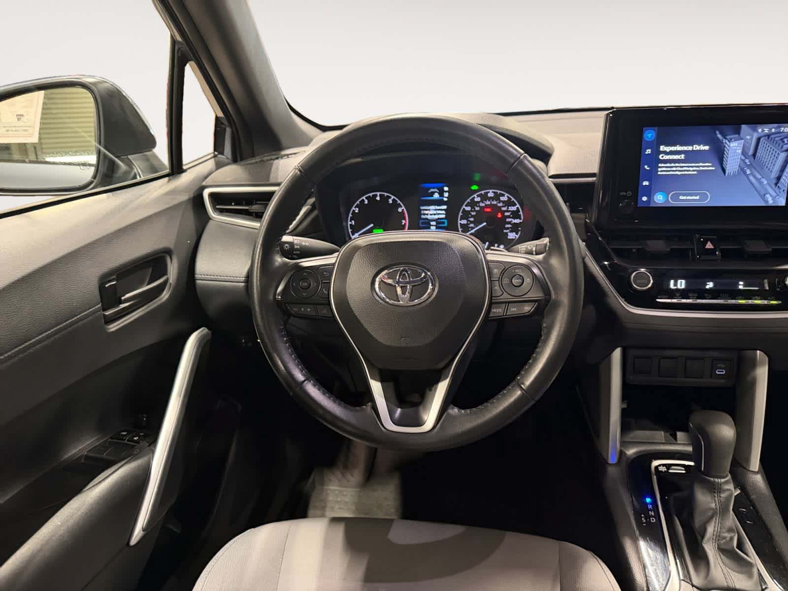 Used 2024 Toyota Corolla Cross AWD Hybrid image 13