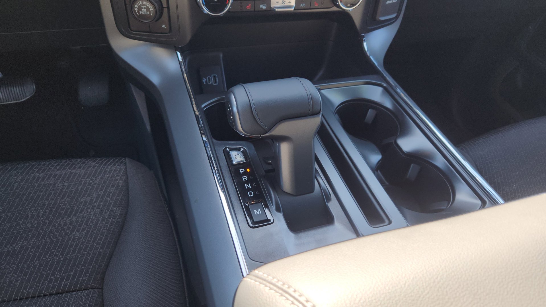 New 2025 Ford F150 XLT w/ Equipment Group 302A MID image 21