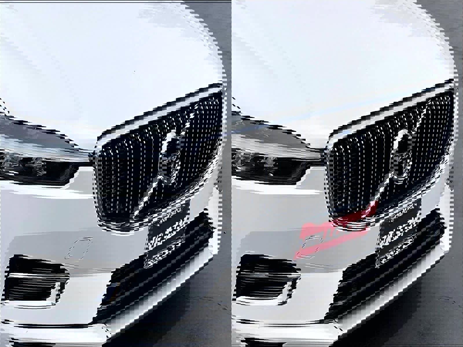 Used 2021 Volvo XC60 T8 Inscription w/ Advanced Package image 32