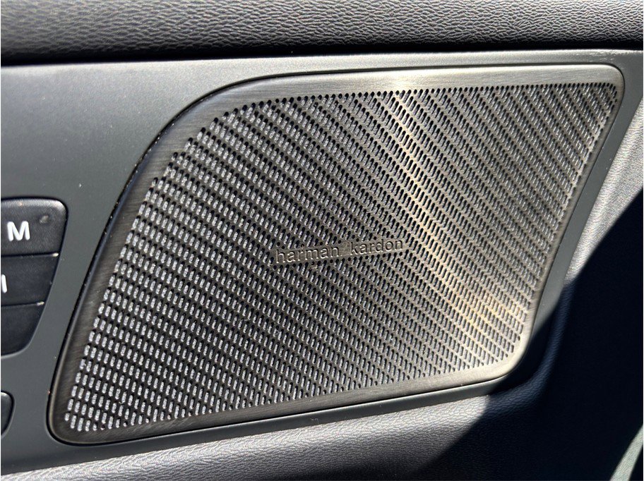 Used 2024 Volvo V60 B5 Cross Country Ultimate w/ Climate Package image 26