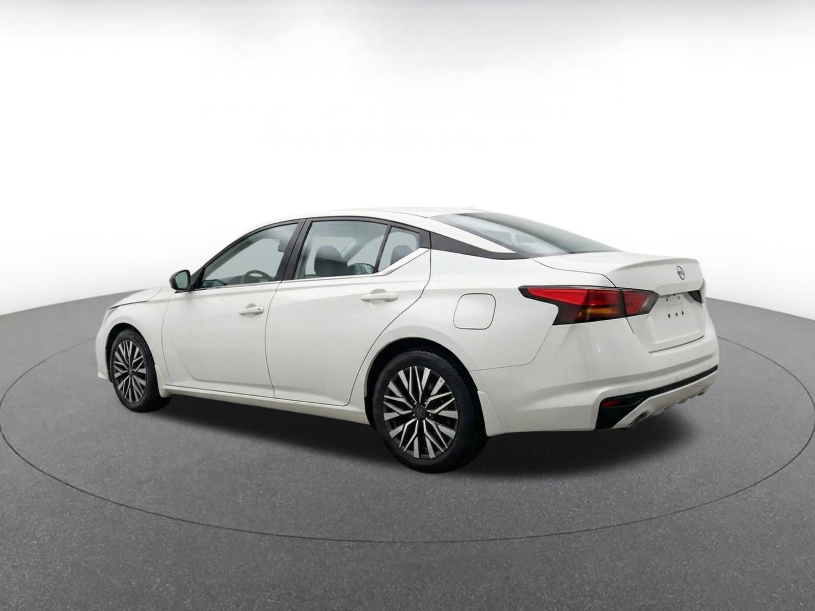 Used 2026 Nissan Altima 2.5 SV FWD image 7