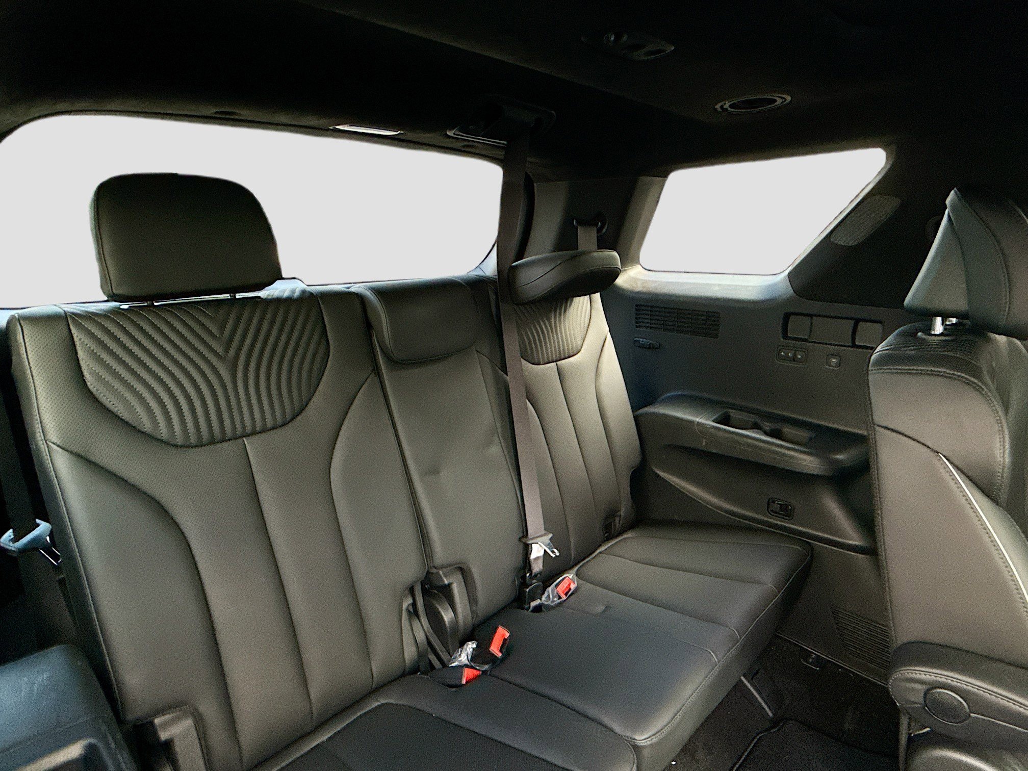 Used 2023 Hyundai Palisade Calligraphy image 28