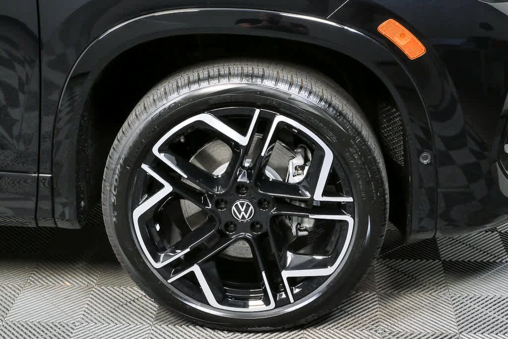 New 2026 Volkswagen Tiguan SEL R-Line AWD/4WD image 38