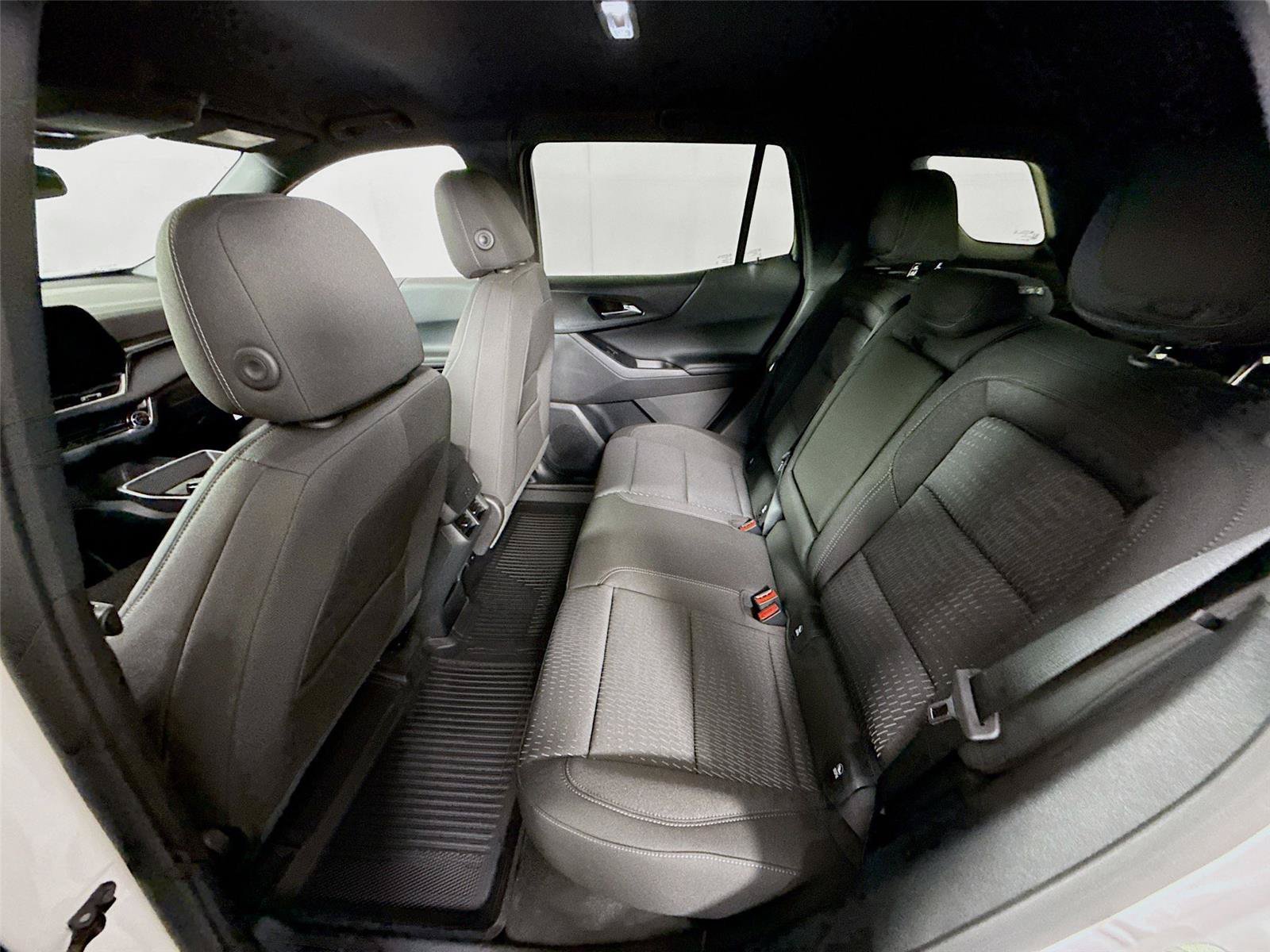 New 2026 Chevrolet Equinox LT AWD/4WD image 17