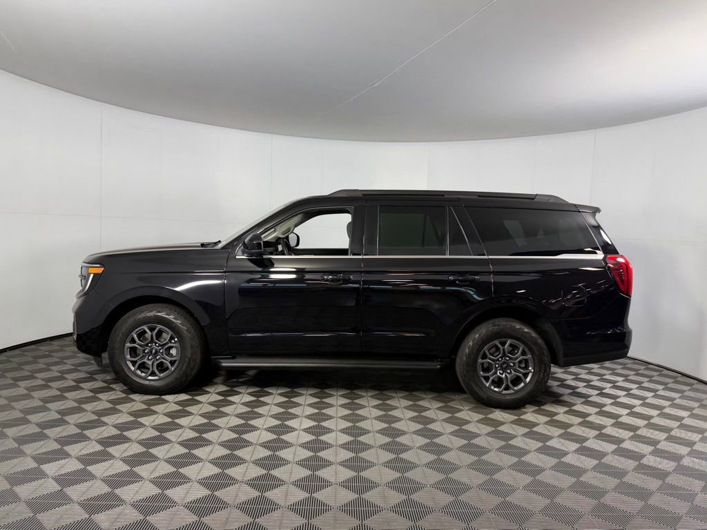Used 2025 Ford Expedition Active image 10