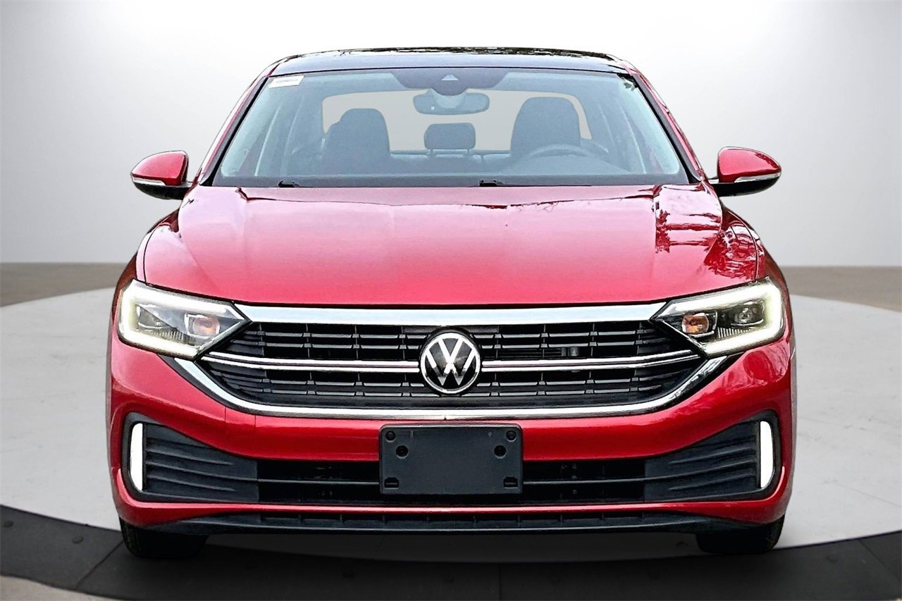 Used 2022 Volkswagen Jetta SEL image 3