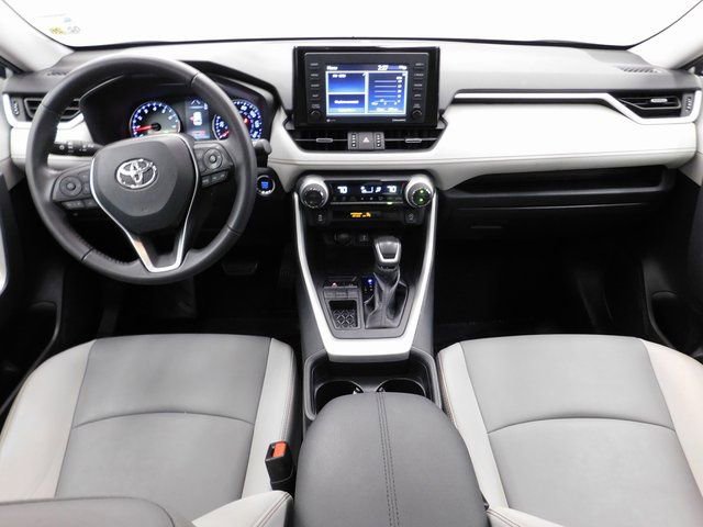 Used 2021 Toyota RAV4 XLE Premium image 25