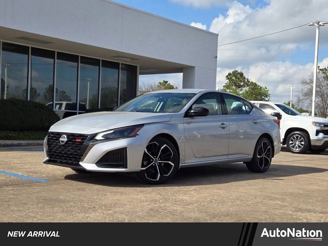 Used 2024 Nissan Altima 2.5 SR