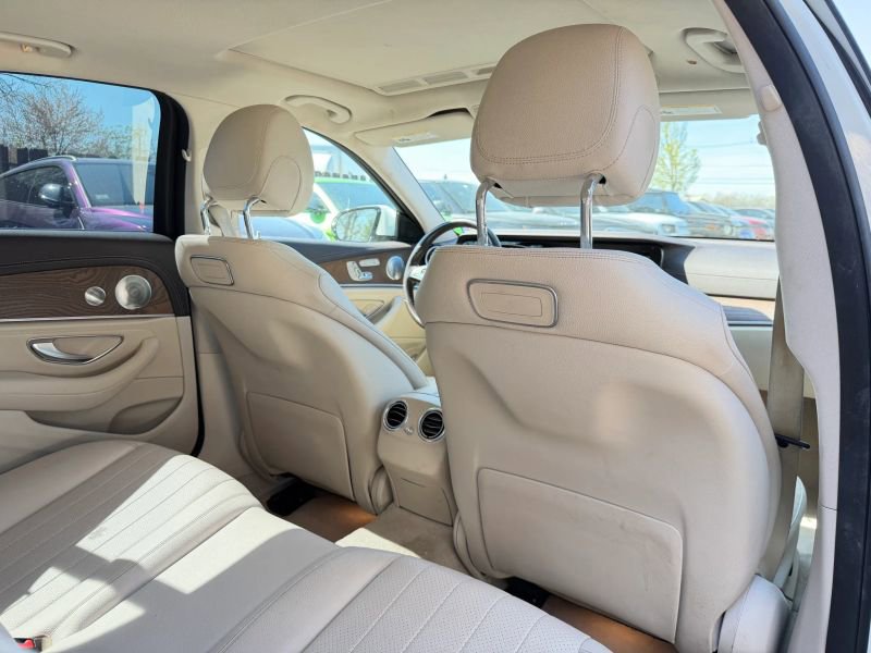 Used 2018 Mercedes-Benz E 400 4MATIC Sedan image 27