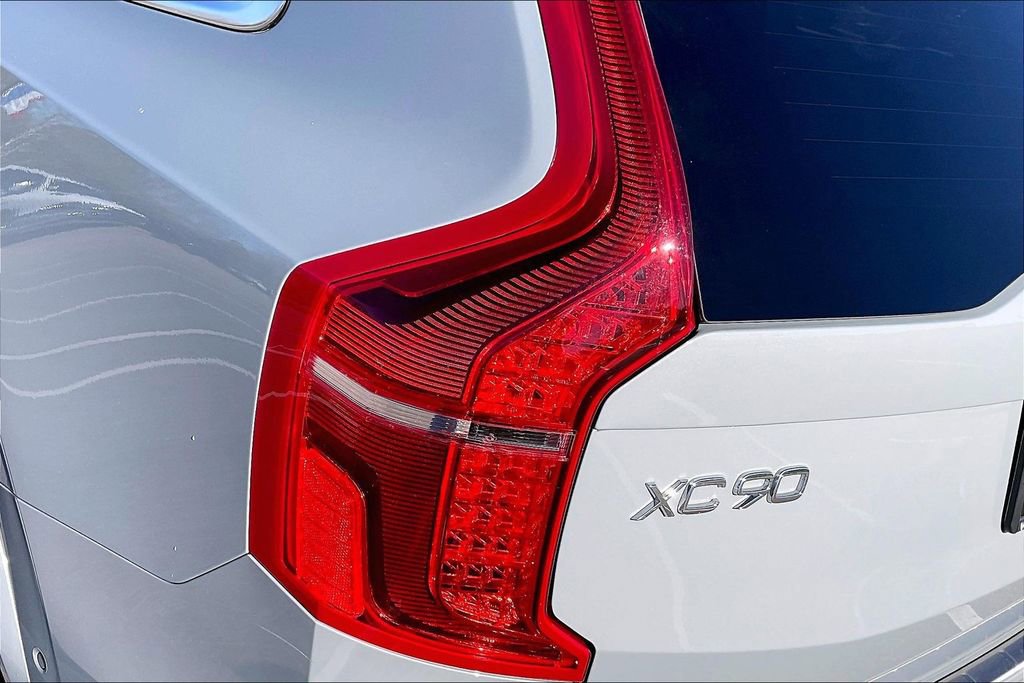 Used 2024 Volvo XC90 B6 Plus w/ Protection Package Premier image 29