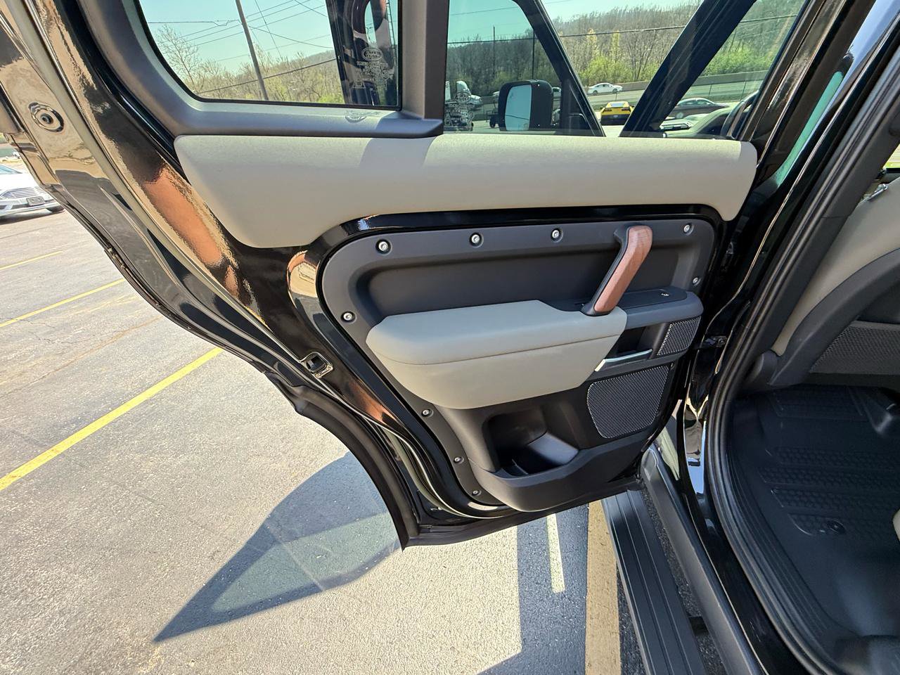 Used 2023 Land Rover Defender 110 X image 26