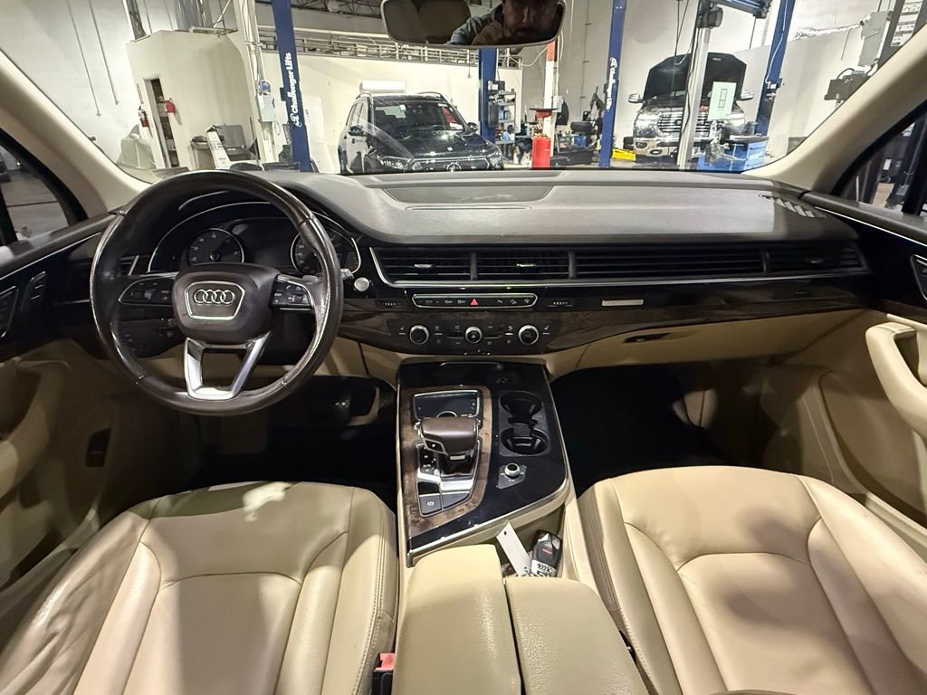 Used 2017 Audi Q7 3.0T Premium image 18